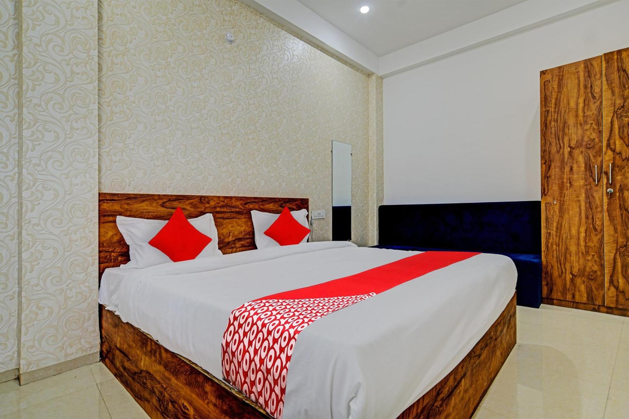 Oyo Flagship Hotel Blue Tick Indore Esterno foto