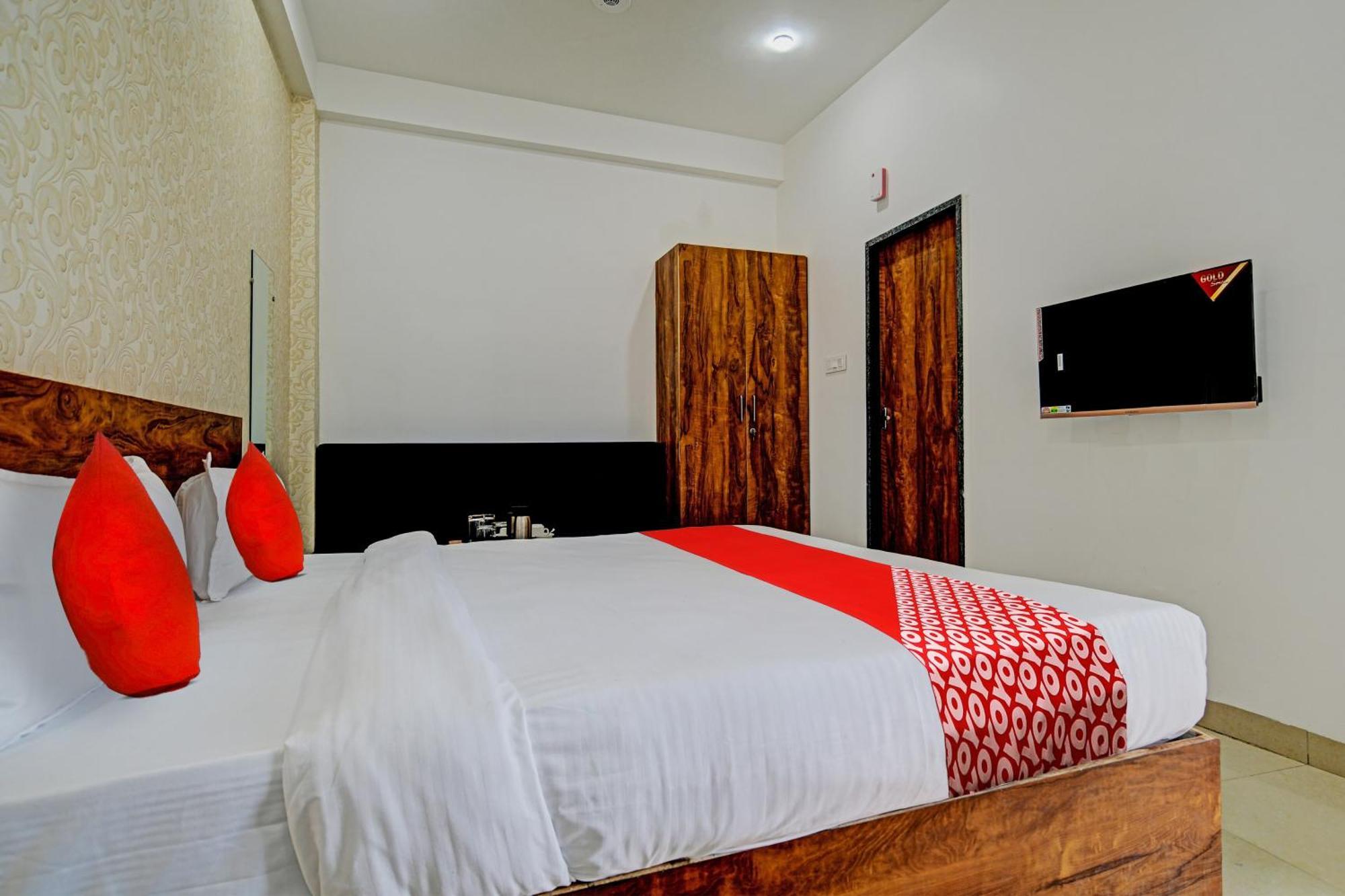 Oyo Flagship Hotel Blue Tick Indore Esterno foto