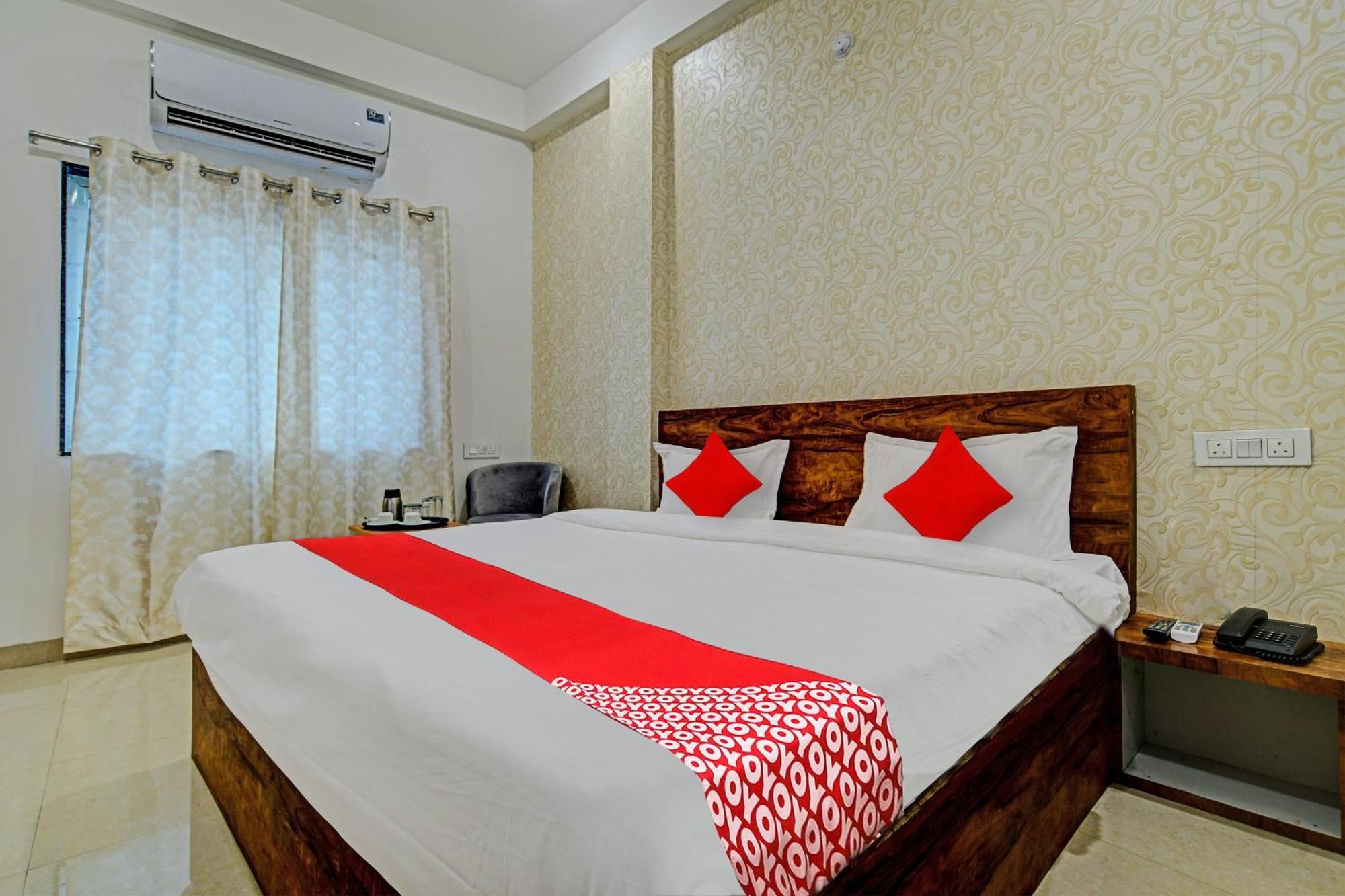 Oyo Flagship Hotel Blue Tick Indore Esterno foto