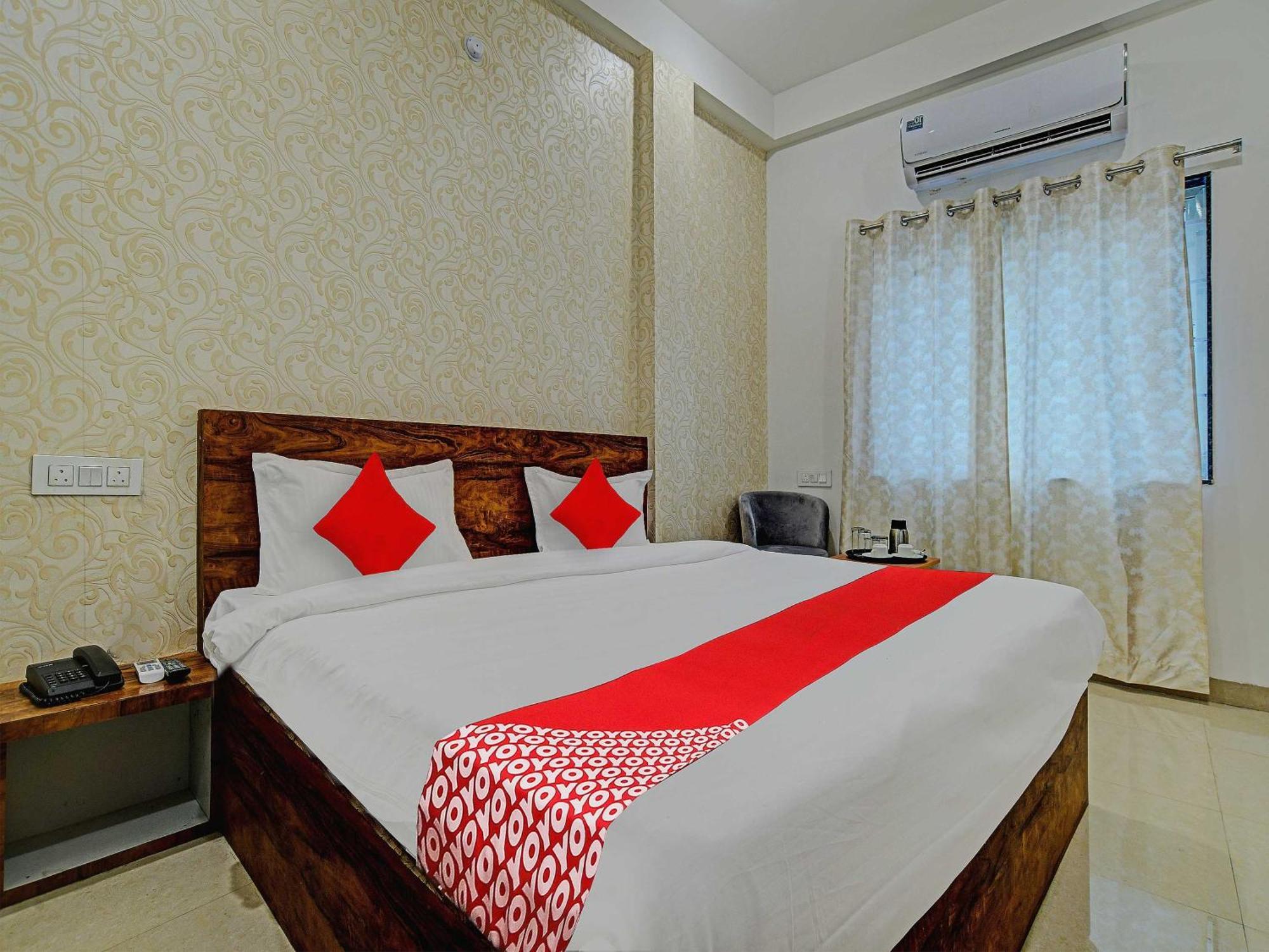 Oyo Flagship Hotel Blue Tick Indore Esterno foto