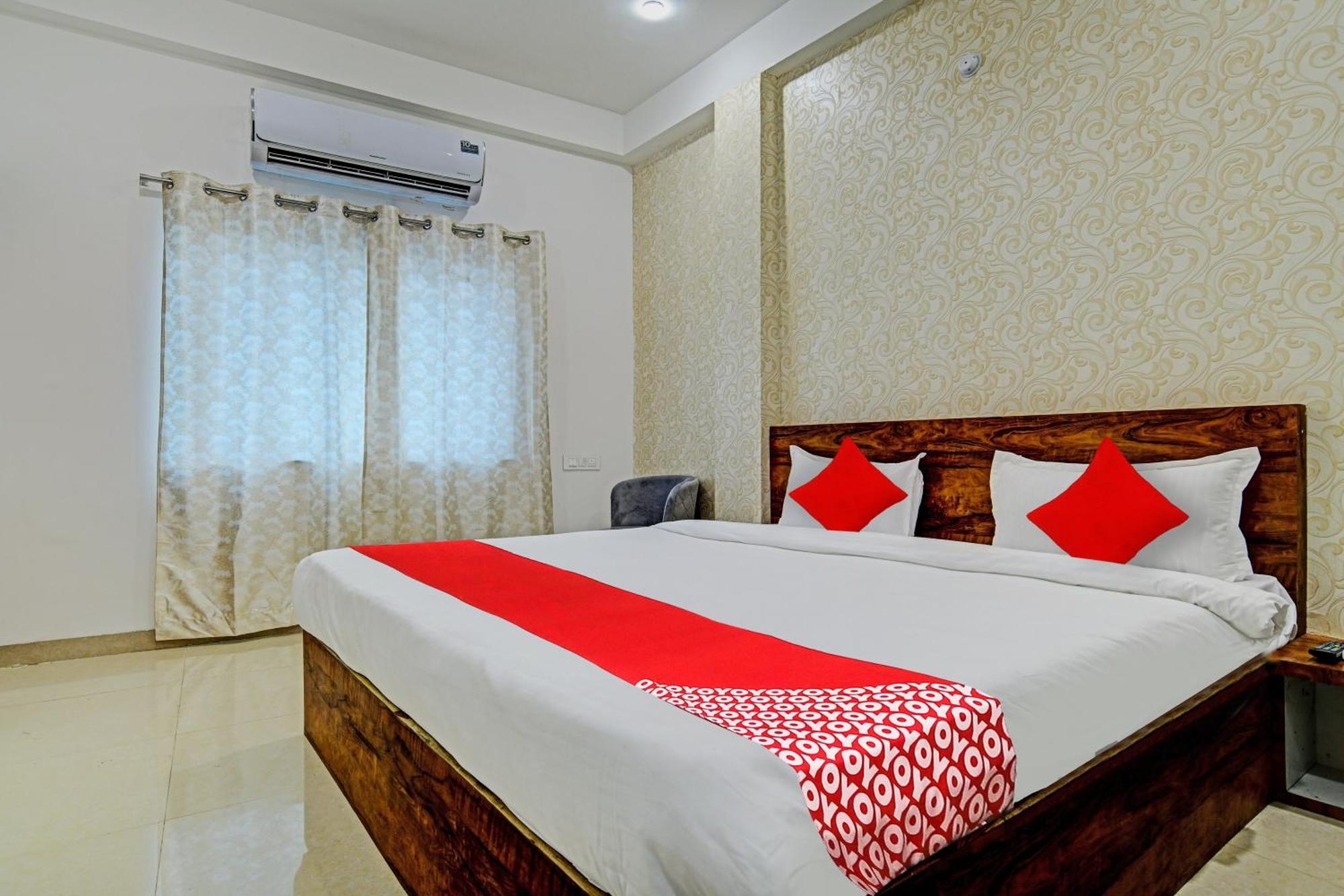 Oyo Flagship Hotel Blue Tick Indore Esterno foto
