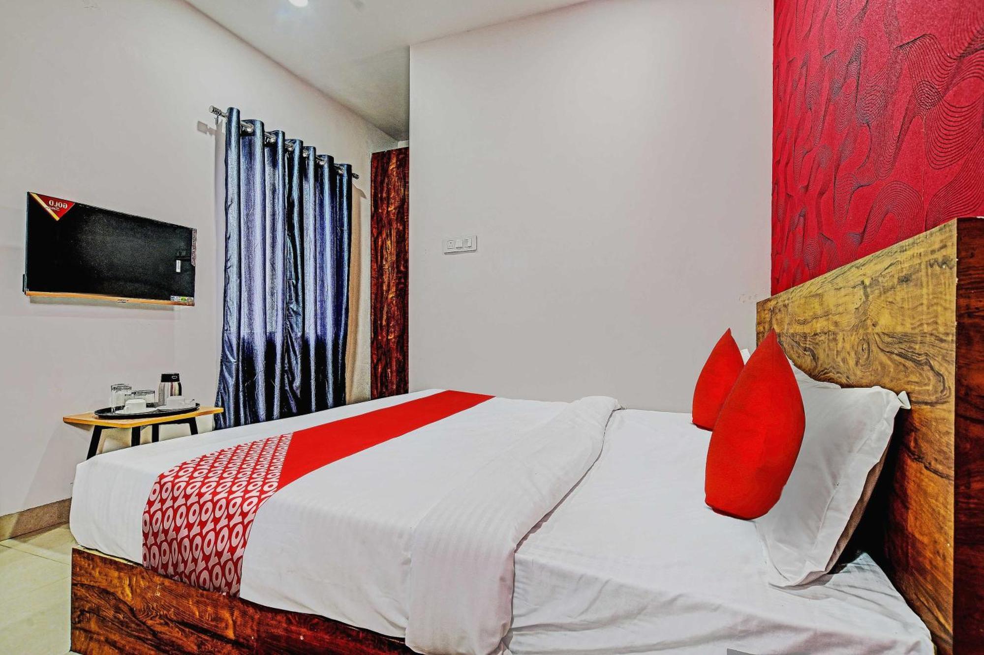 Oyo Flagship Hotel Blue Tick Indore Esterno foto